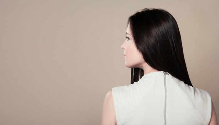 cara-merawat-rambut-hitam-agar-tetap-berkilau-dan-sehat
