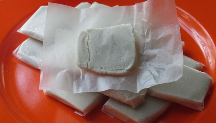 bareh-randang,-makanan-tradisional-khas-payakumbuh-sumatera-barat-yang-terbuat-dari-tepung-beras