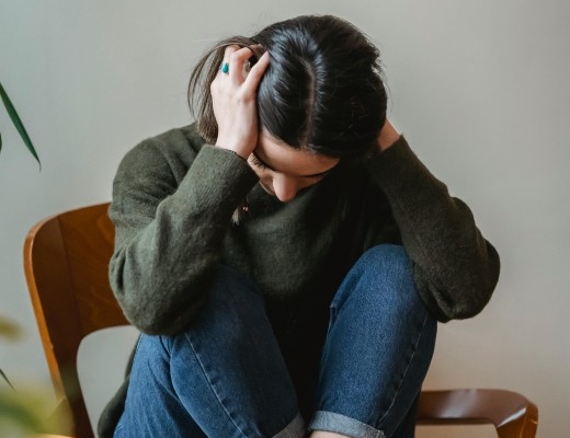 cara-menghadapi-pasangan-yang-mengidap-anxiety