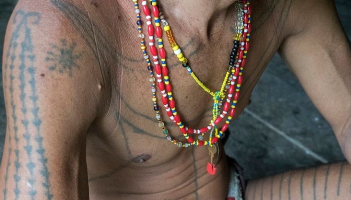makna-sakral-tato-suku-dayak:-identitas,-status-sosial,-dan-pantangan-yang-tak-boleh-dilanggar