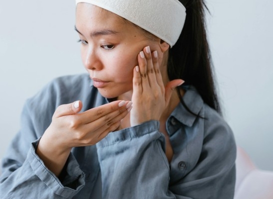 persiapan-penting-sebelum-menggunakan-serum-bahan-aktif