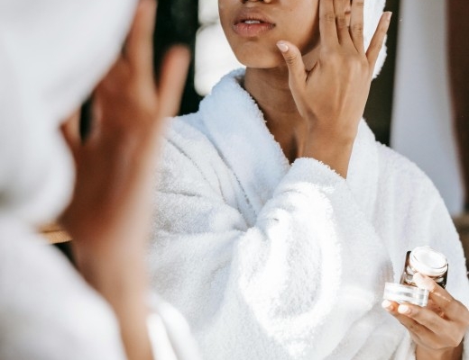 moisturizer-untuk-mengecilkan-pori-pori-&-mencerahkan-wajah
