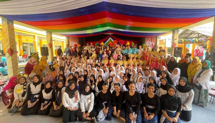 warga-dunia-bersatu-di-smpn-2-cilegon,-momen-manis-pertukaran-budaya-dari-empat-negara