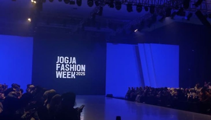 rayakan-20-tahun,-jogja-fashion-week-2025-ajak-dunia-mode-menatap-masa-depan