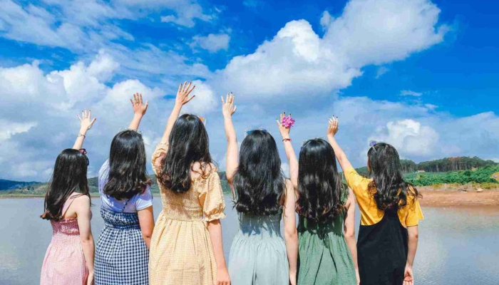 10-lagu-barat-tentang-sahabat-yang-berubah
