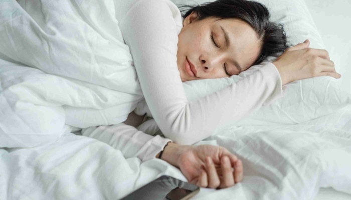 ini-8-minuman-yang-bisa-bantu-kamu-tidur-lebih-cepat!