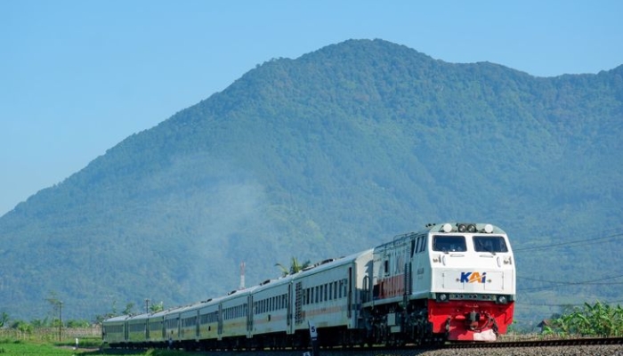 kenalan-dengan-stasiun-terminus:-ujung-perjalanan-kereta-api-di-indonesia,-ada-di-mana-saja?