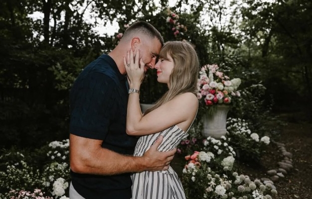 deretan-brand-outfit-taylor-swift-saat-bertunangan