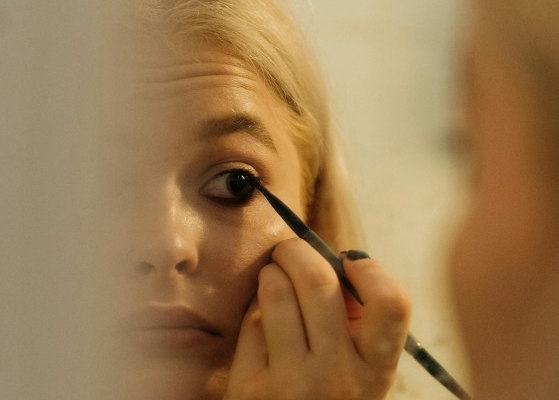cara-mengatasi-eyeliner-kering-agar-makeup-kamu-tetap-on!