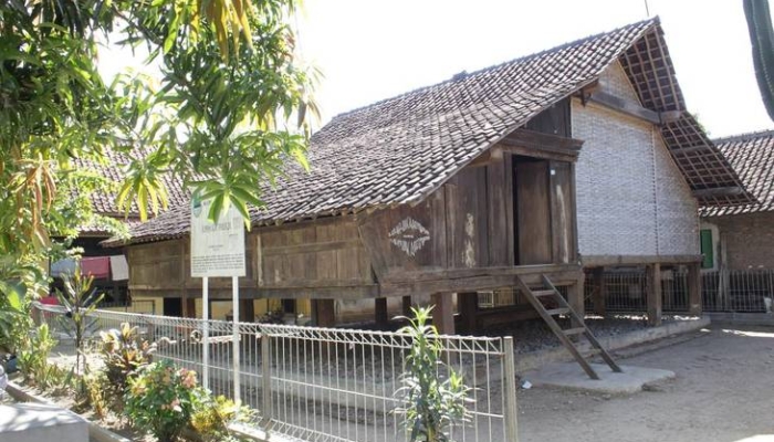 rumah-panjalin:-rumah-adat-majalengka-berusia-300-tahun,-saksi-penyebaran-islam