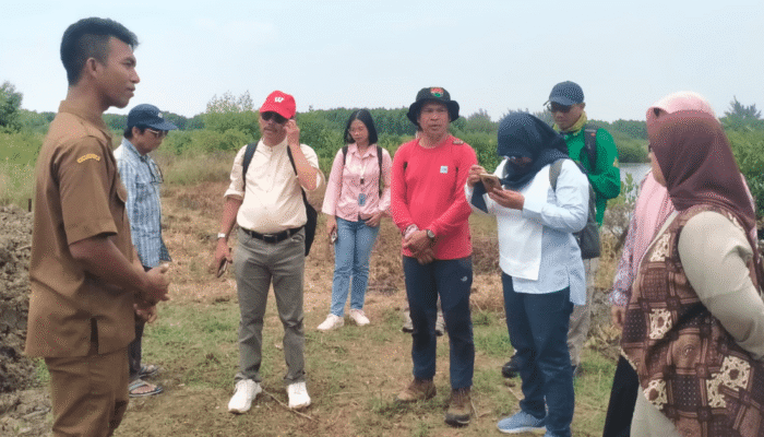 universitas-nasional-dan-kedubes-malaysia-inisiasi-restorasi-mangrove-di-desa-sukawali-tangerang