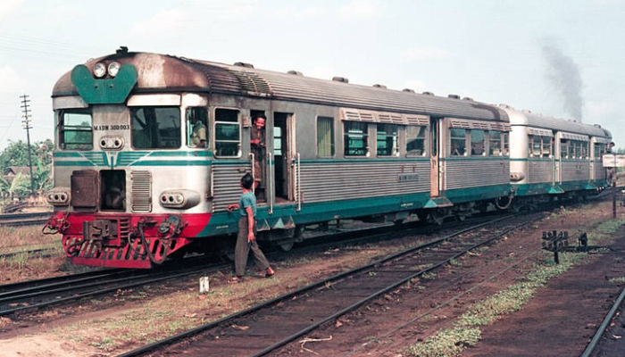 kuda-putih,-kereta-api-diesel-penghubung-jogja-dan-solo-di-era-1960-an