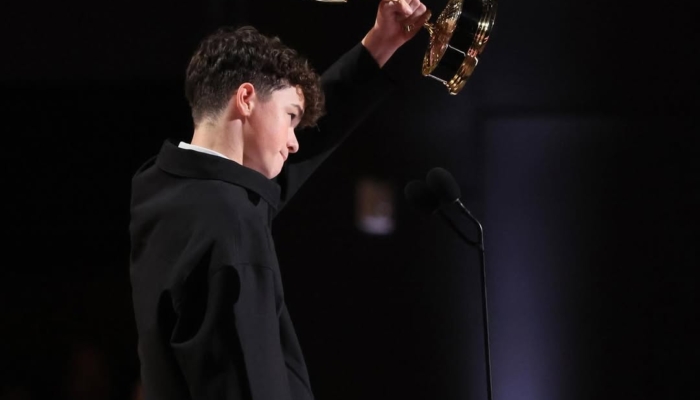 termuda!-owen-cooper-jadi-pemenang-emmy-awards