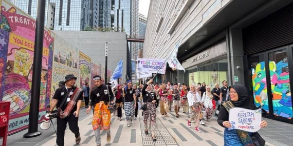 Penuh Sukacita, Semarak Serumpun Menggema di Keretapi Sarong 2025