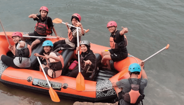 sapta-pala-kukuhkan-anggota-baru-lewat-arung-jeram-dan-panjat-tebing