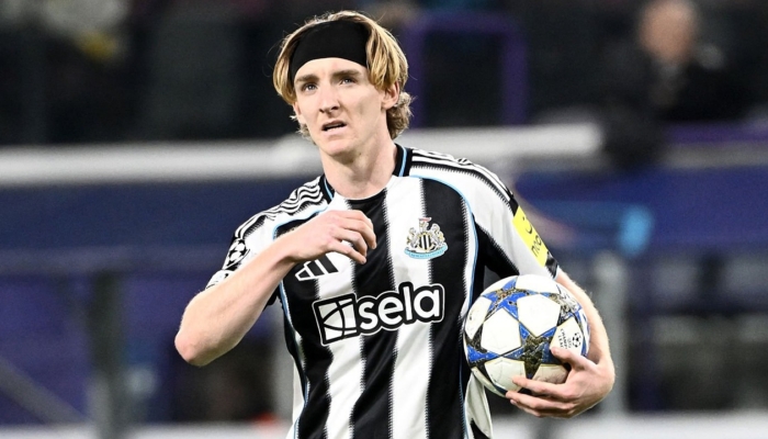 anthony-gordon-balas-kritik-bayern-soal-transfer-nick-woltemade