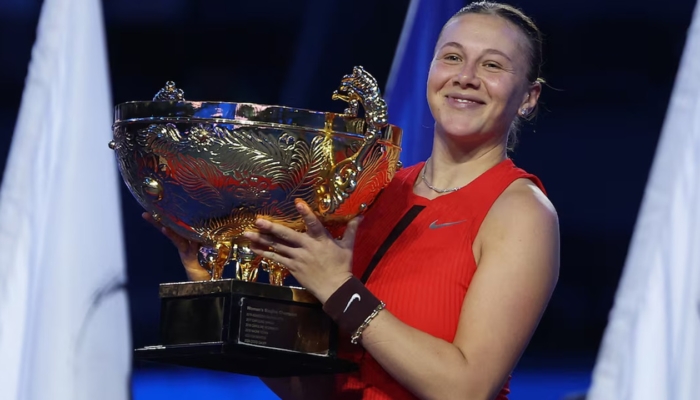 amanda-anisimova-selesaikan-china-open-dengan-naik-podium-juara