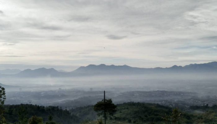 wisata-tangga-seribu-manglayang,-memandang-cantiknya-lanskap-bandung-raya-dari-ketinggian