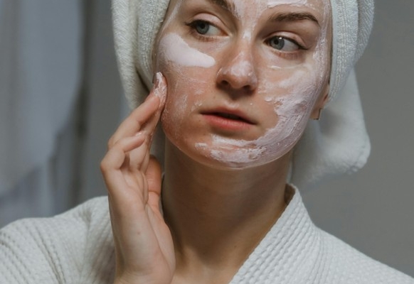 6-cara-exfoliating-wajah-yang-benar-agar-kulitmu-tetap-sehat