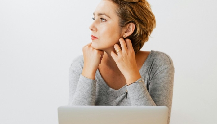 5-cara-menghadapi-pacar-yang-cuek-dan-jarang-memberi-kabar