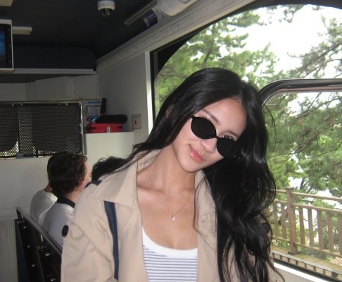 5-inspirasi-gaya-leya-princy-yang-chic-dan-penuh-karakter