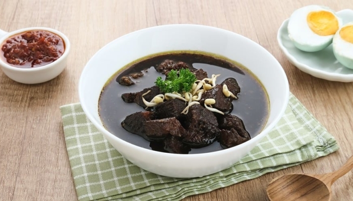rawon-ibu-soepinah:-kuliner-legendaris-dan-nikmat-di-surabaya-yang-wajib-anda-didatangi