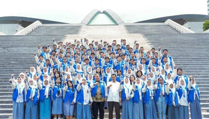 100-ketua-osis-dari-seluruh-indonesia-berdialog-kepemimpina-bareng-pimpinan-dpr-ri