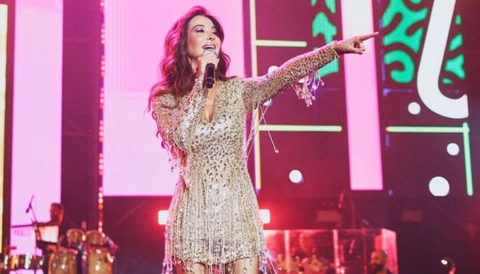 ketika-nancy-ajram-menggoyang-jakarta,-ayu-ting-ting-pun-ikut-bergembira