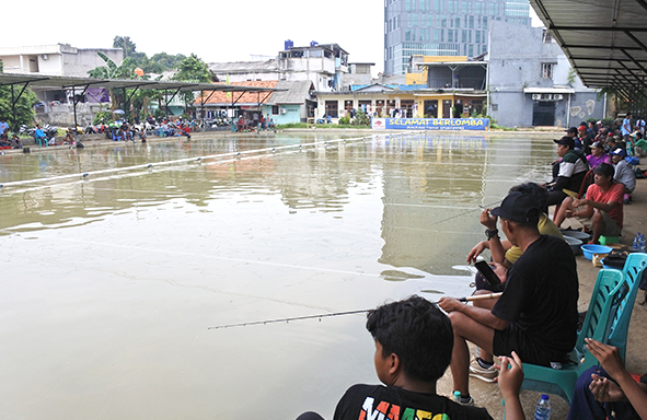 telaga-enjoy-:-pelampungan-mas,-lomba-kamis-tiket-1,2-juta,-minggu-1,5-juta