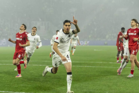 serba-serbi-gol-pertama-kevin-diks-untuk-borussia-monchengladbach