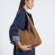 6-cara-membersihkan-tas-bahan-suede-agar-tetap-awet