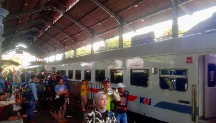 libur-nataru-2025/2026,-pemerintah-terapkan-diskon-tiket-kereta-hingga-pesawat