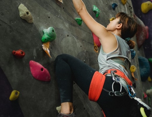 manfaat-dan-tips-bouldering-untuk-pemula-yang-ingin-mencoba