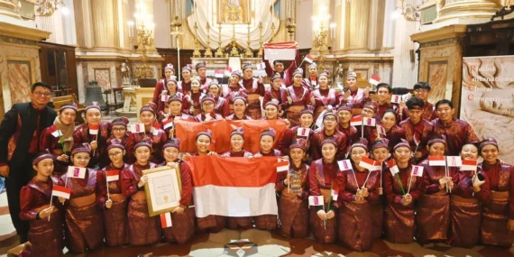 SMA SANTA ANGELA BANDUNG