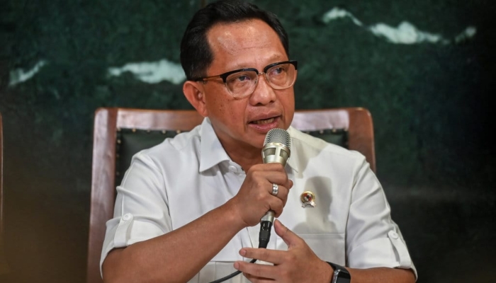 mendagri-akan-kirimkan-pakaian-baru-untuk-korban-bencana-sumatra