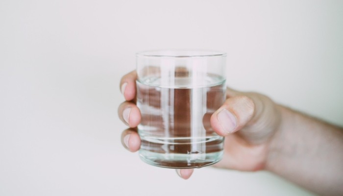 7-ciri-kelebihan-minum-air-putih-yang-perlu-kamu-perhatikan