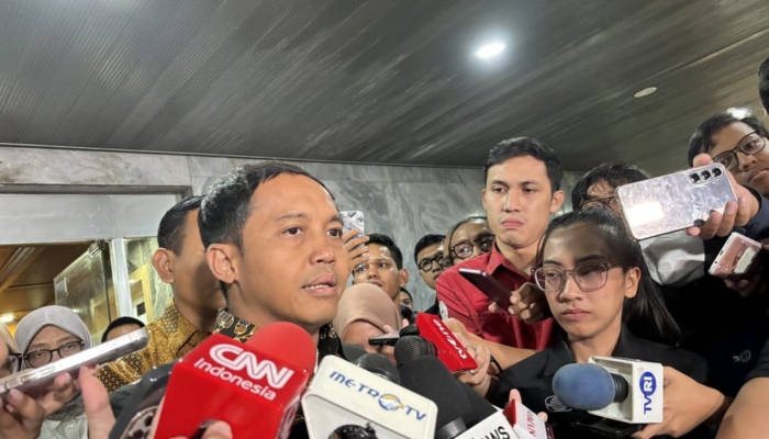 kemenhut-pakai-aiko-usut-gelondongan-kayu-terbawa-banjir-sumatra