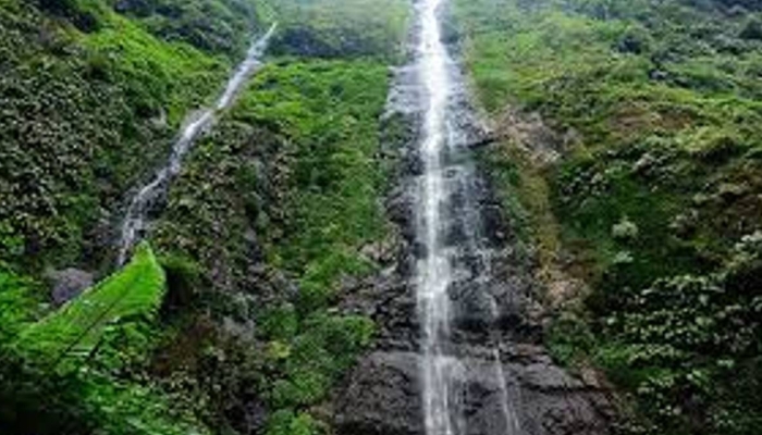 air-terjun-tretes-wonosalam,-indahnya-salah-satu-air-terjun-tertinggi-di-jatim