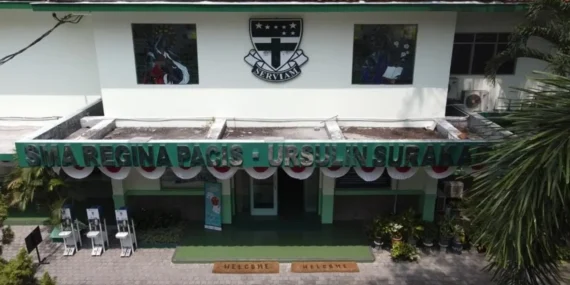 SMA REGINA PACIS SURAKARTA