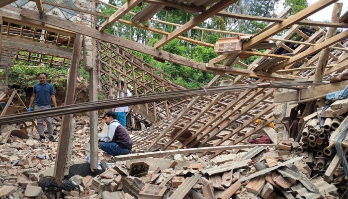 ledakan-yang-hancurkan-3-rumah-di-pacitan-dipicu-bubuk-mercon