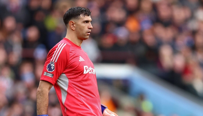 emiliano-martinez-dan-pau-torres-diragukan-tampil-lawan-west-ham
