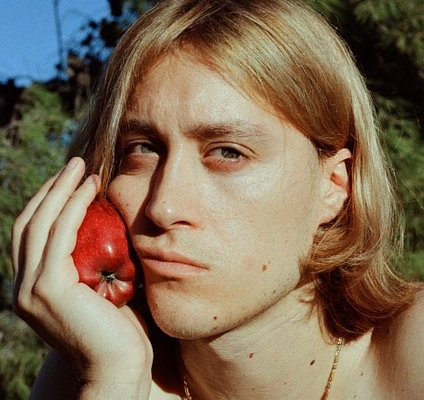 “adam”:-vito-lauciello’s-new-series-shot-on-lomochrome-classicolor-film