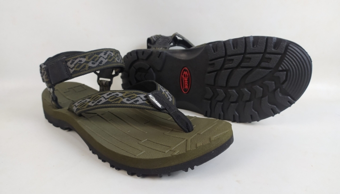 4-tips-memilih-sandal-trekking-yang-tepat:-nyaman,-aman,-dan-stylish!