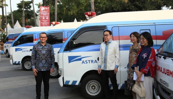 astra-serahkan-35-unit-ambulans-untuk-mendukung-layanan-kesehatan-masyarakat-di-indonesia