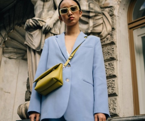 mudah!-ini-6-tips-mengubah-outfit-kantor-menjadi-hangout