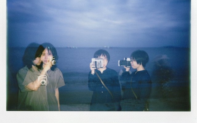 lomography-×-hiiff-lomowalk-recap:-when-dusk-became-our-darkroom,-we-developed-memories-by-the-sea