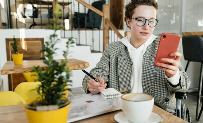 6-tips-membagi-waktu-kerja-remote-dan-full-time