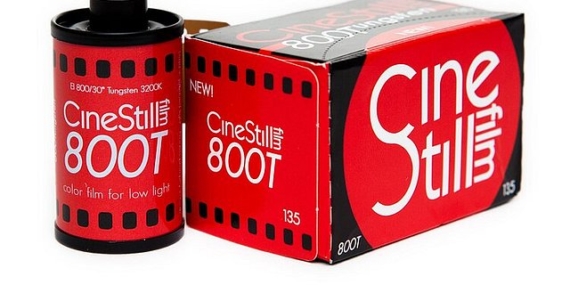Lomopedia: CineStill 800T Review & Camera and Lens Recommendations