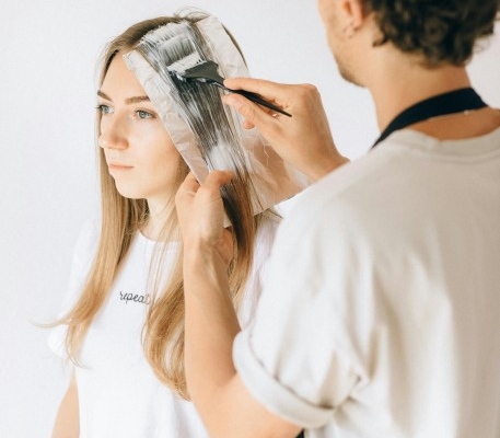 5-cara-menghitamkan-rambut-secara-alami-yang-aman-dan-mudah