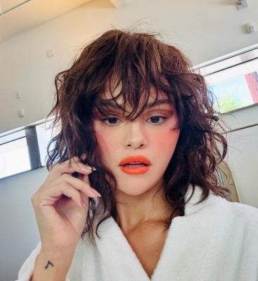 6-model-rambut-layer-sebahu-untuk-wajah-bulat